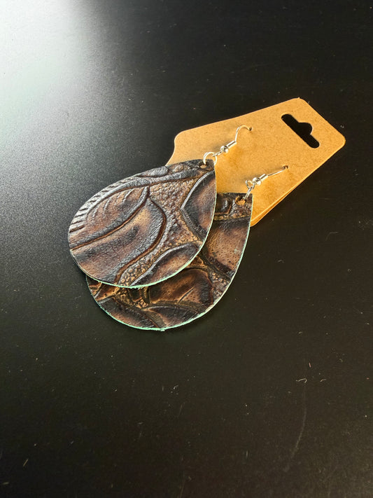 Leather teardrop earrings